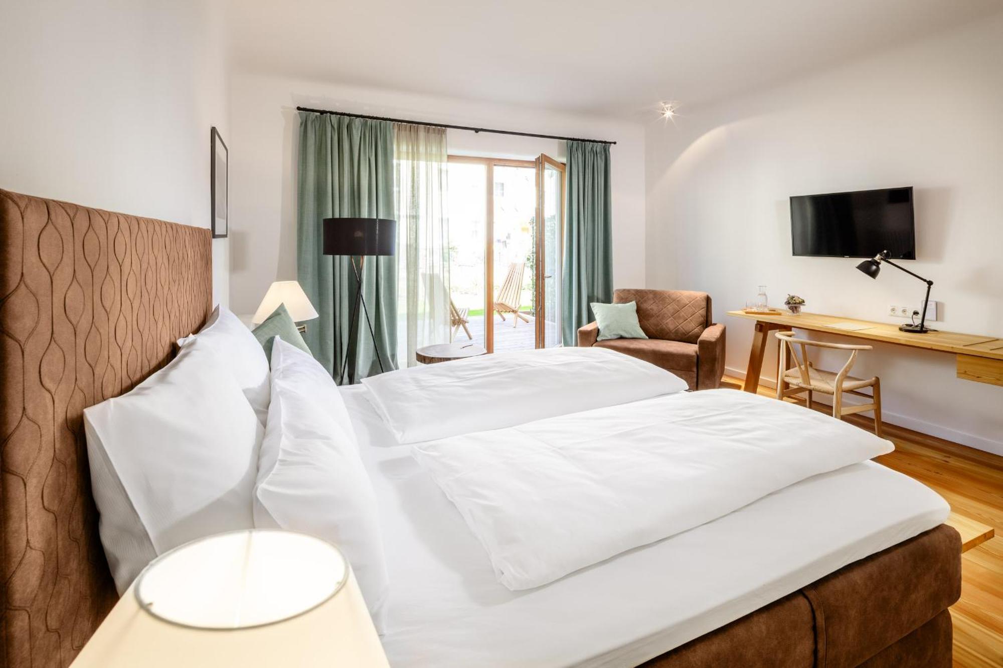 Hotel Zum Glockenturm Marktl Buitenkant foto